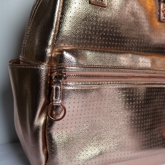 Like New DISNEY Rose Gold Flair Backpack Collectible Pin Holder Mickey Travel - Picture 5 of 12